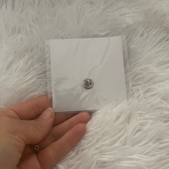 NHL Rangers Pin - Picture 2 of 2